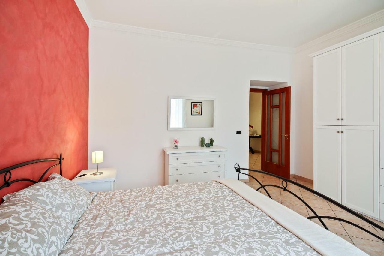 Central Balcony Apartment Catania Exterior photo
