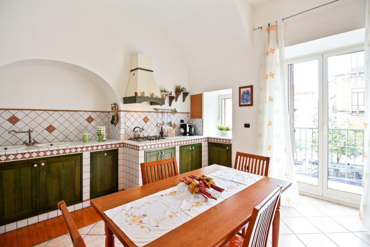 Central Balcony Apartment Catania Exterior photo