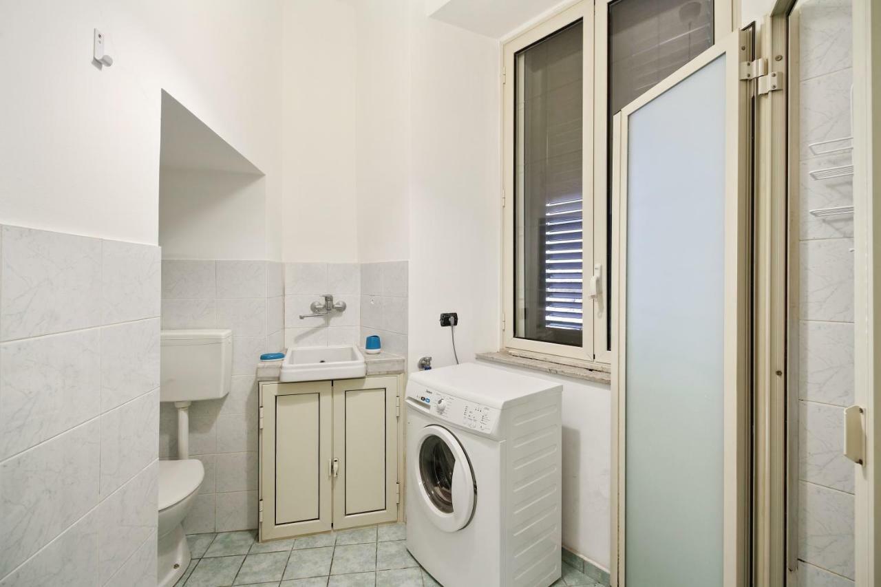 Central Balcony Apartment Catania Exterior photo